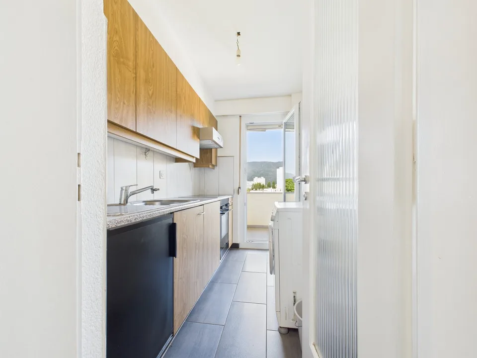 Appartement 3 pièces rénové avec vue panoramique à Biel – Foto 16 von 18