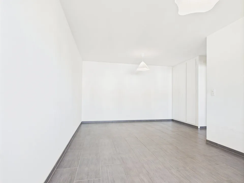 Appartement 3 pièces rénové avec vue panoramique à Biel – Foto 12 von 18