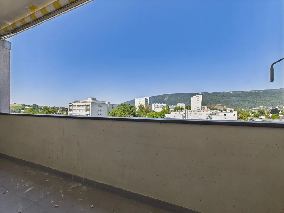 Appartement 3 pièces rénové avec vue panoramique à Biel – Foto 14 von 18