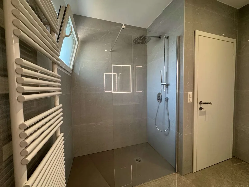 Moderne 2.5 Wohnung – photo 9 of 13