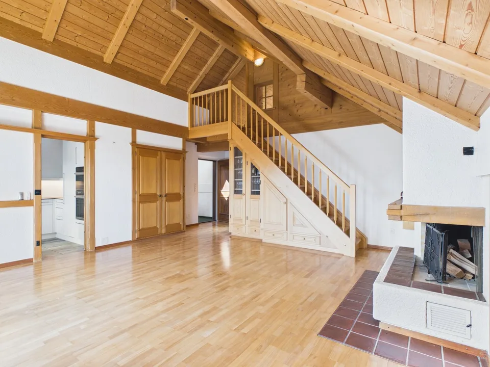 3,5 Zimmer Dachwohnung mit Bergsicht und Raumhöhe – Foto 17 von 21