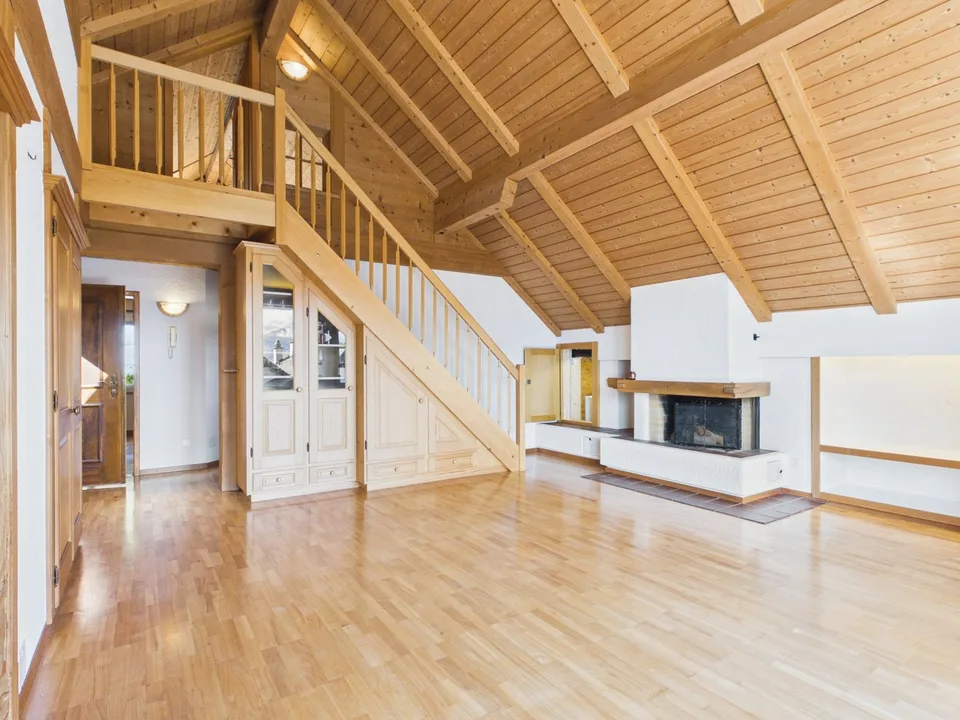 3,5 Zimmer Dachwohnung mit Bergsicht und Raumhöhe – Foto 18 von 21