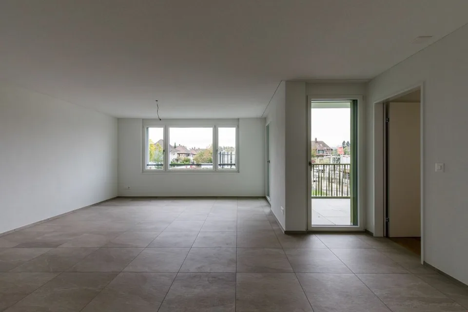 Top 3 1/2-Zimmerwohnung im 1. OG in der Überbauung Blumenau – Foto 3 von 11