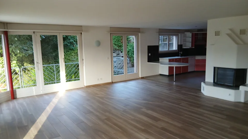 Grosse 4.5 -Zimmer-Wohnung mit Balkon und Kamin, TOP-Lage in Steffisburg