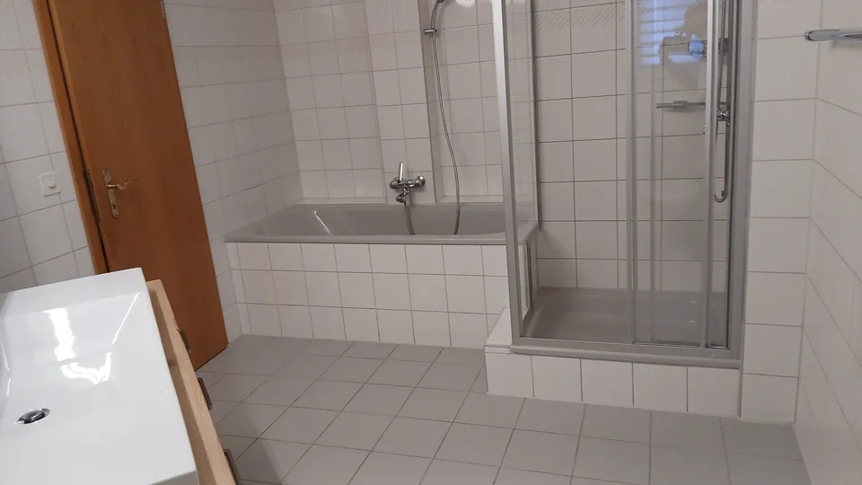 Grosse 4.5 -Zimmer-Wohnung mit Balkon und Kamin, TOP-Lage in Steffisburg