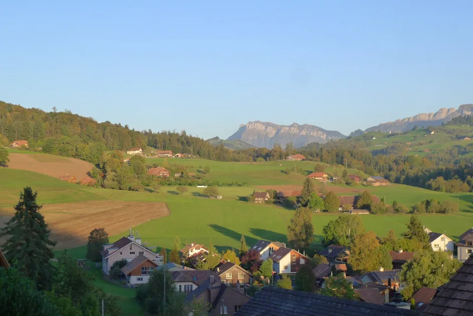 Grosse 4.5 -Zimmer-Wohnung mit Balkon und Kamin, TOP-Lage in Steffisburg