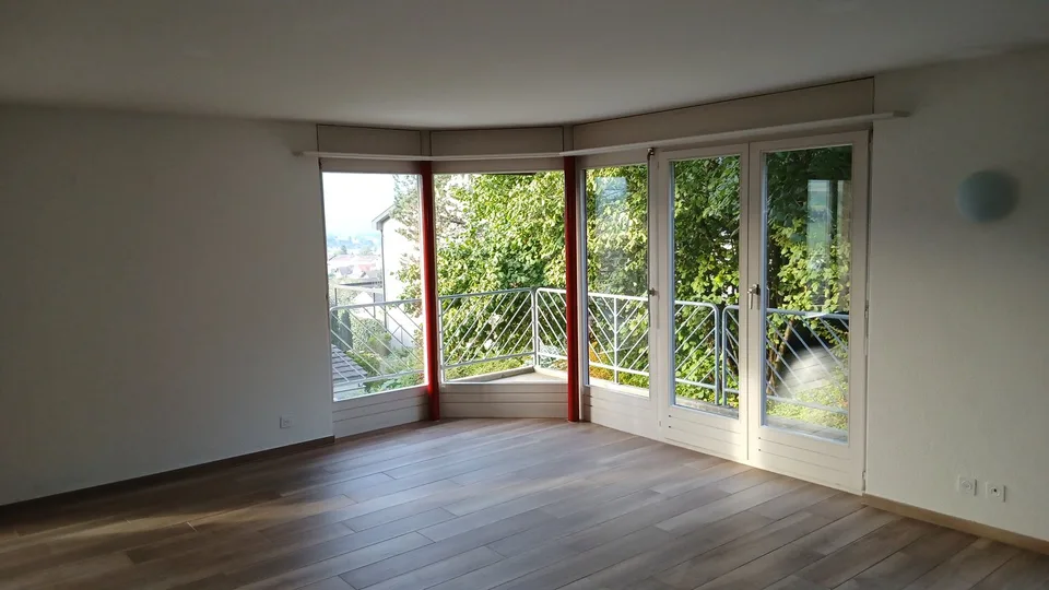 Grosse 4.5 -Zimmer-Wohnung mit Balkon und Kamin, TOP-Lage in Steffisburg