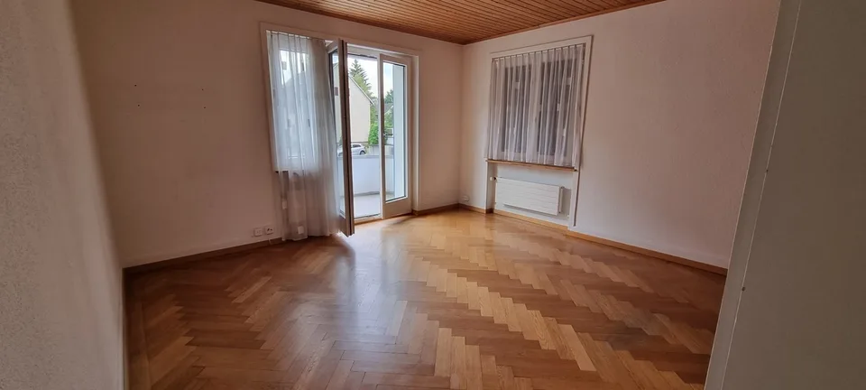 FAMILIENPARADIES IN GüMLIGEN: GROSSES GRUNDSTüCK, HELLE RäUME, RUHE. – Foto 4 von 12