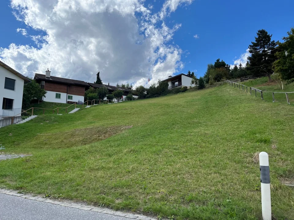 Baulandparzelle in Obersaxen (Erstwohnsitz) – Foto 3 von 8