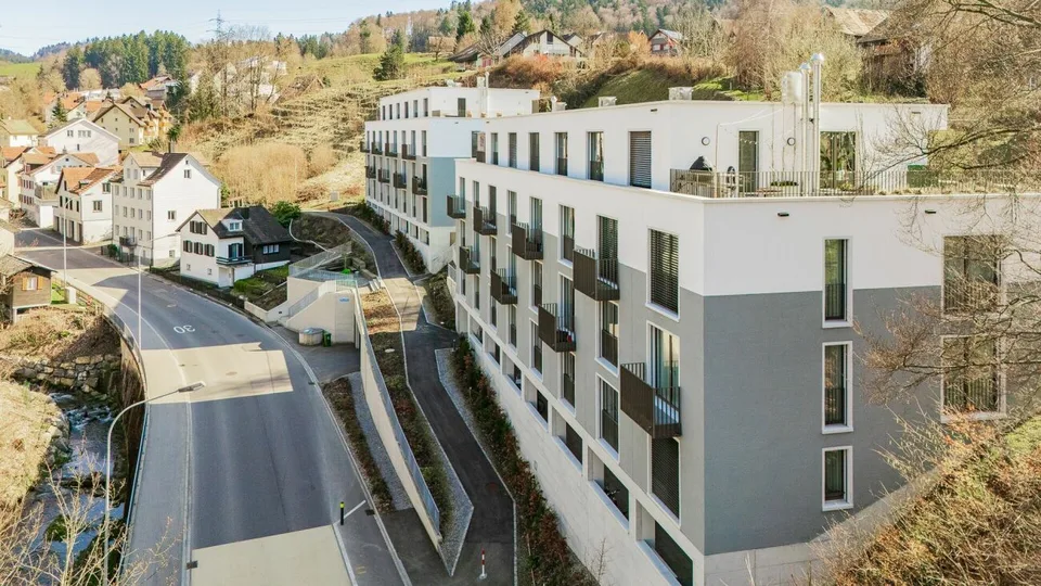 Between city and nature - Stylish 5.5-room townhouse with roof terrace – photo 2 of 12