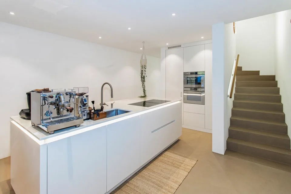 Between city and nature - Stylish 5.5-room townhouse with roof terrace – photo 6 of 12