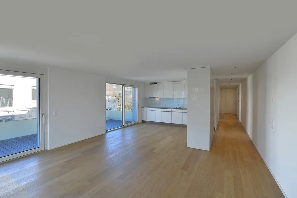 Exklusive 4.5 Zimmerwohnung an bester Wohnlage – Foto 2 von 11