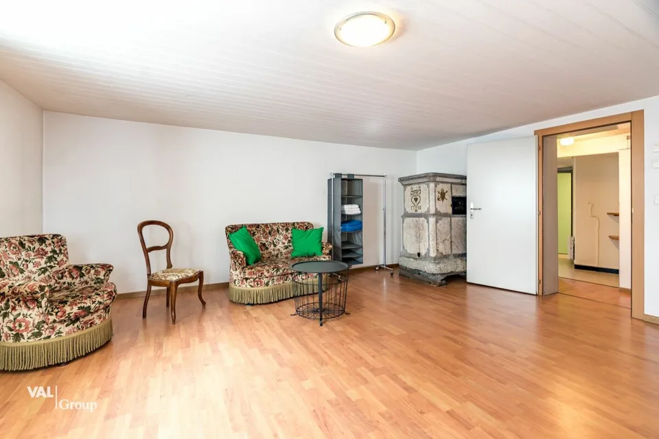 Fascino storico e comfort moderno in una casa a due famiglie unica
