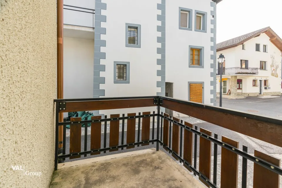 Fascino storico e comfort moderno in una casa a due famiglie unica