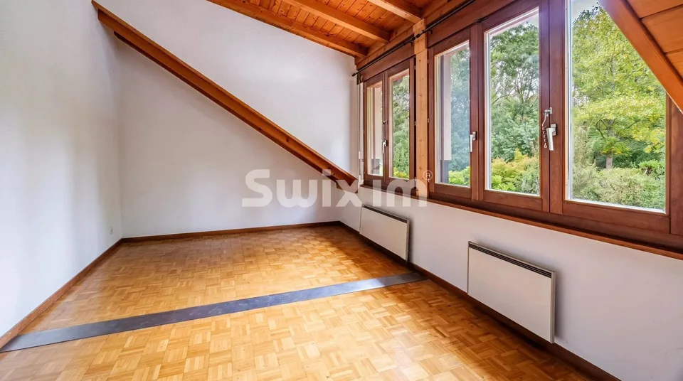 Am Ruhigen Ort gelegene Villa mit Garten – Foto 6 von 10