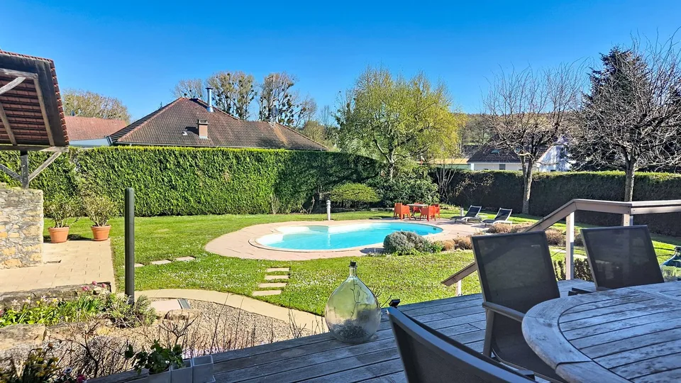 Charming Villa with Pool and Large Garden in Wittersdorf – photo 3 of 11
