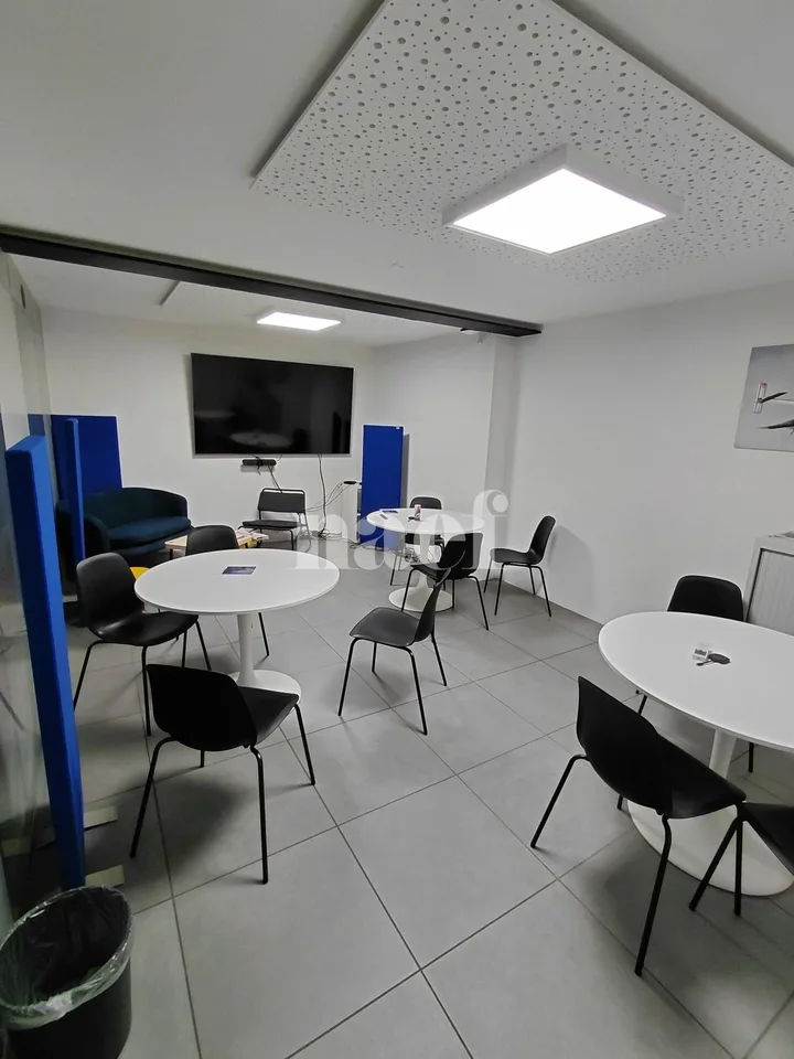 Büros von 450 m2 im 1. Stock – Foto 5 von 10
