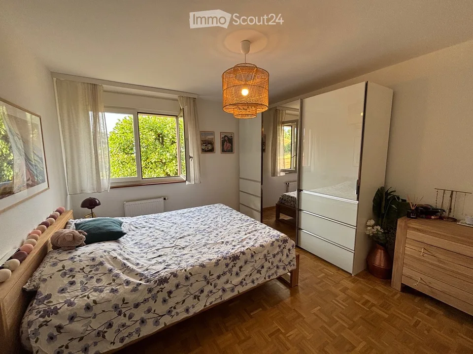 For rent - 3.5 rooms with balcony and lake view