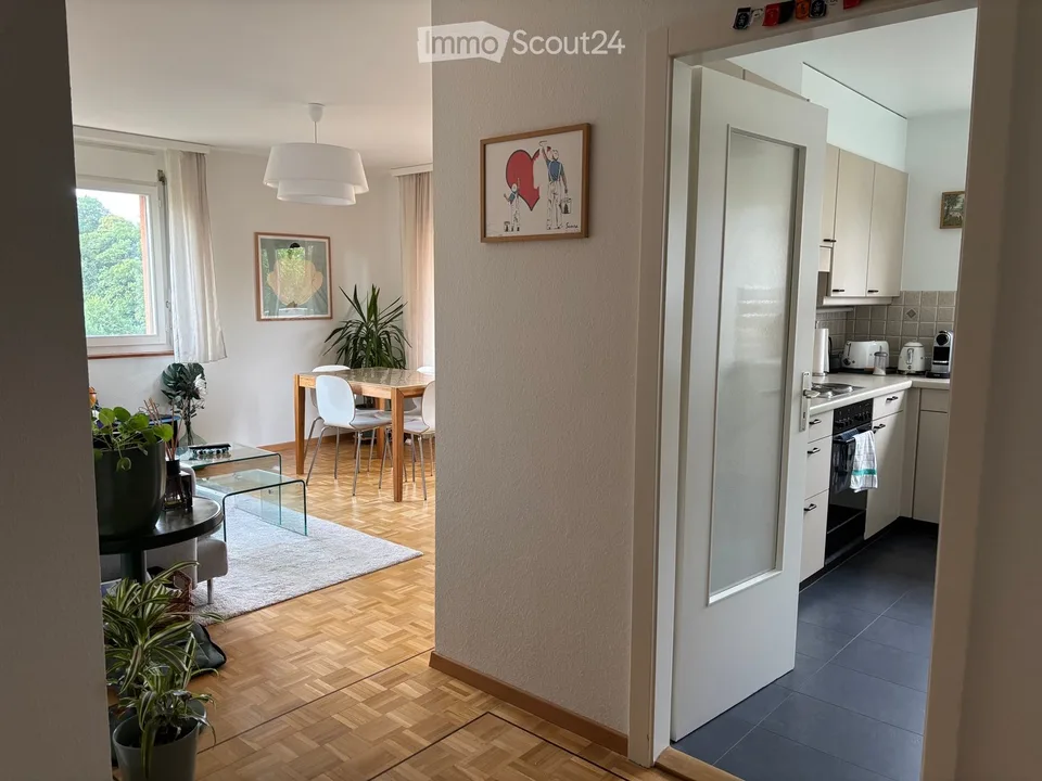 For rent - 3.5 rooms with balcony and lake view