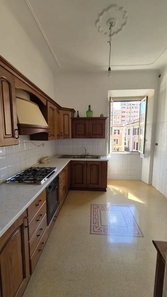 Elegante Appartamento stile Liberty 5 locali San Giovanni Roma – foto 13 di 21