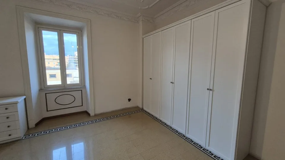 Elegante Appartamento stile Liberty 5 locali San Giovanni Roma – foto 18 di 21