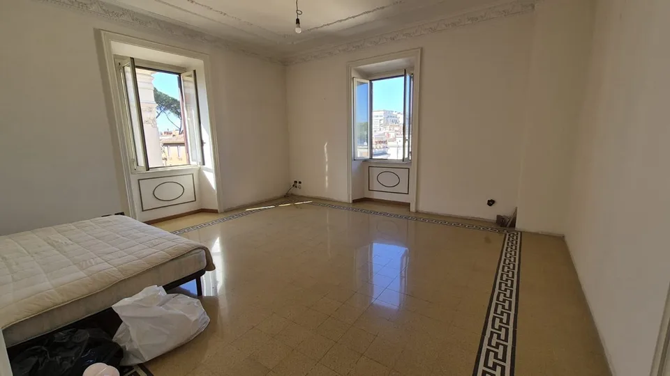 Elegante Appartamento stile Liberty 5 locali San Giovanni Roma – foto 11 di 21