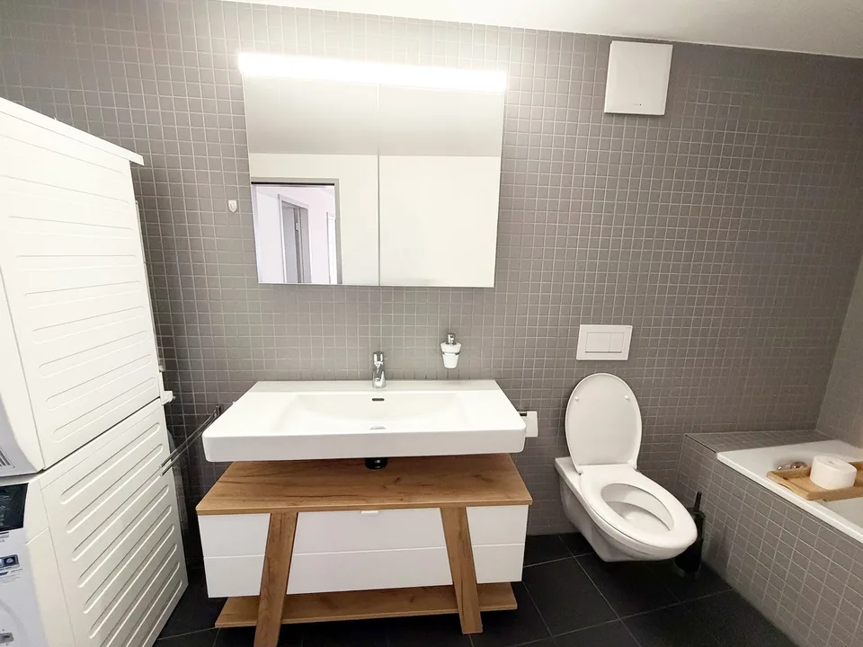 Au cœur de la vieille ville - Grand appartement avec 2 salles de bain et local de stockage – photo 6 sur 16