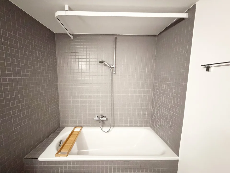 Au cœur de la vieille ville - Grand appartement avec 2 salles de bain et local de stockage – photo 9 sur 16