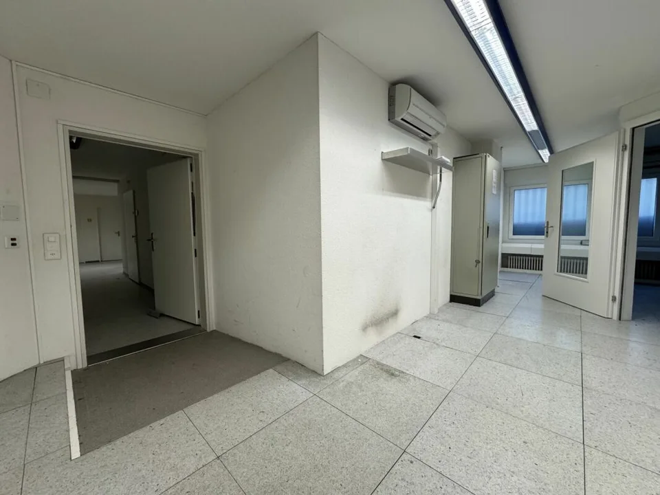 Espace commercial lumineux en centre-ville – photo 8 sur 13