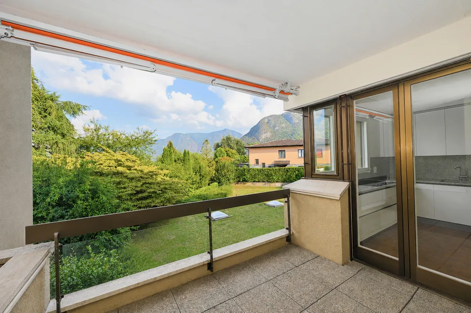 Appartamento Rinnovato con Terrazza e Piscina Condominiale – Foto 9 von 13