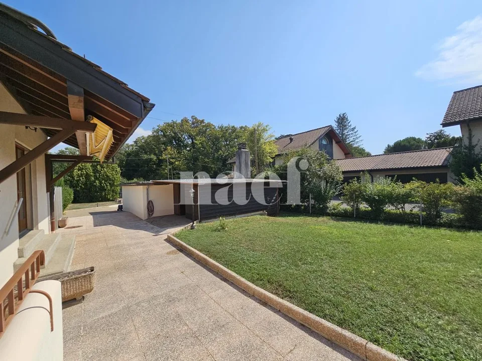 Casa gemella con 4,5 locali ad Aïre con giardino e terrazza