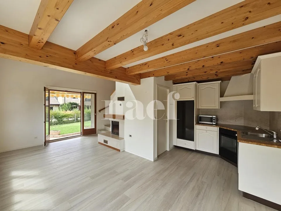 Casa gemella con 4,5 locali ad Aïre con giardino e terrazza