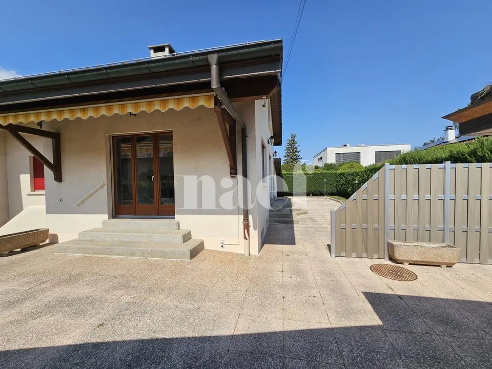 Casa gemella con 4,5 locali ad Aïre con giardino e terrazza