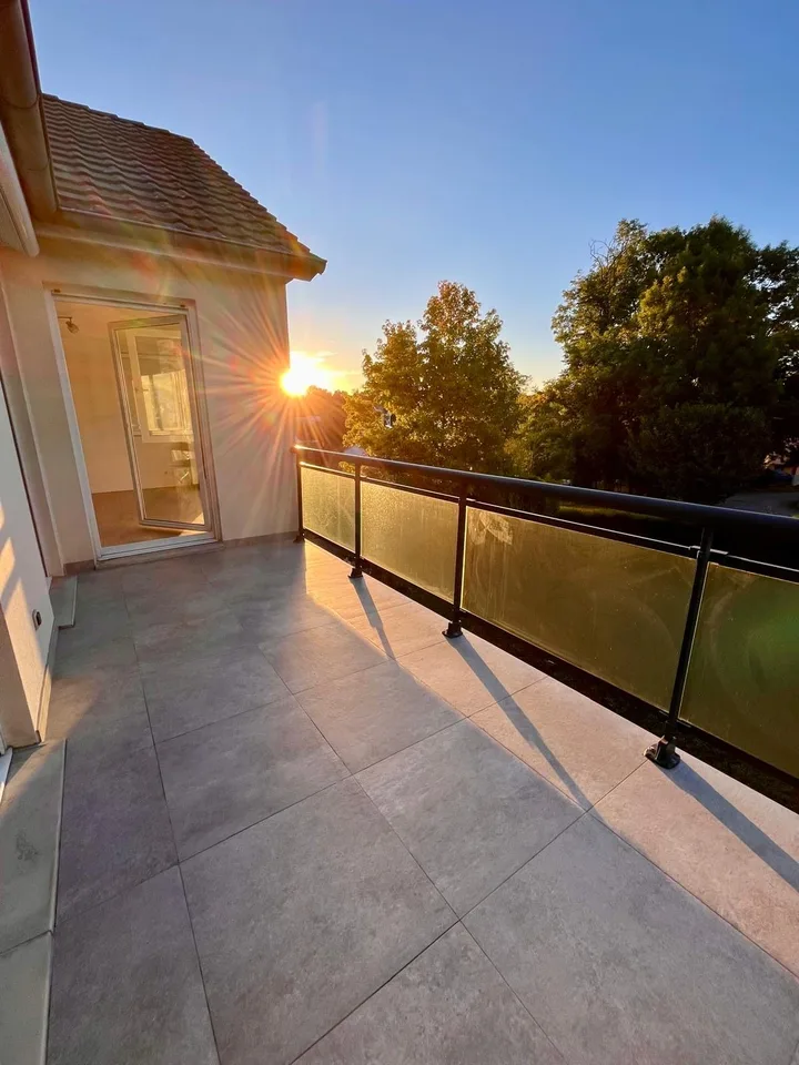 Buschwiller – Helles Dachgeschoß-Apartment mit Terrasse, ohne Einblick, grüne Umgebung – Foto 2 von 22