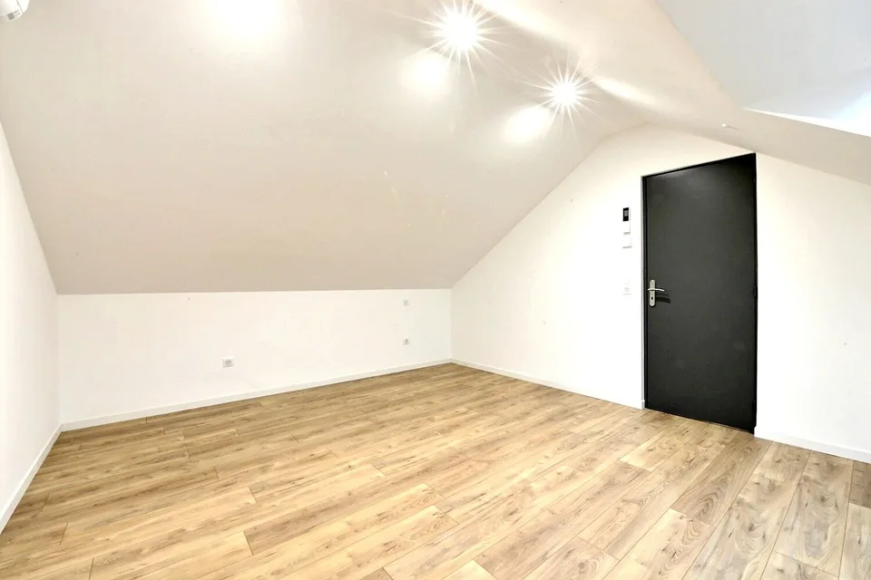 Buschwiller – Helles Dachgeschoß-Apartment mit Terrasse, ohne Einblick, grüne Umgebung – Foto 16 von 22