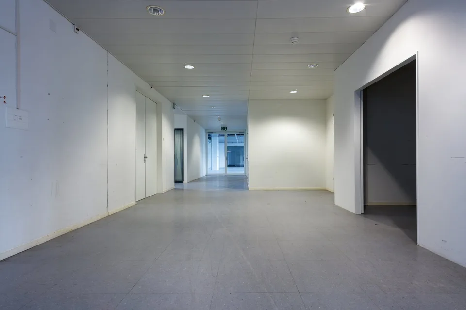 Spacious office/commercial space on Ostermundigenstrasse in Bern – photo 19 of 20