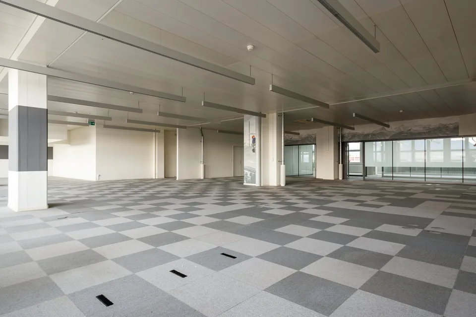 Spacious office/commercial space on Ostermundigenstrasse in Bern – photo 16 of 20