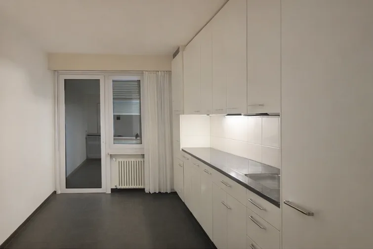 Appartement spacieux 3 pièces dans un endroit calme et verdoyant