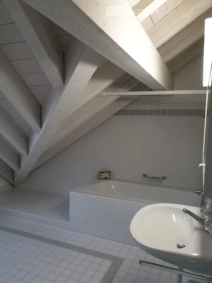 5.5-Room Maisonette with Exposed Roof Truss and Balcony Urnäsch