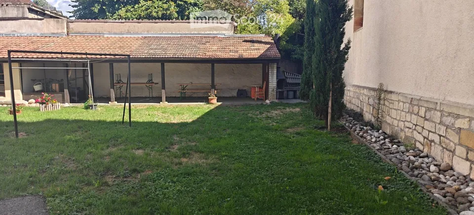 For rent 2.5-room apartment in the center of Bevaix