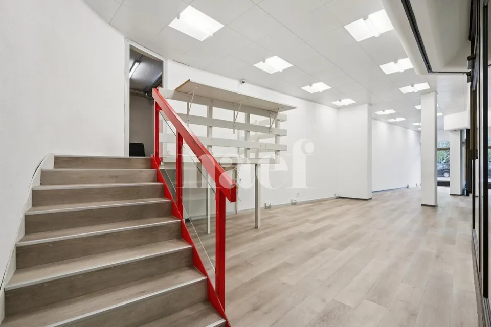 Geräumiger Gewerberaum in idealer Lage im Zentrum von Vevey, in unmittelbarer Nähe zum Bahnhof und zum Manor-Zentrum – Foto 4 von 9