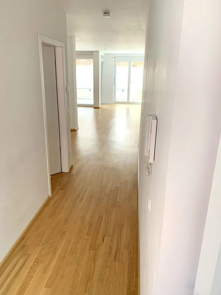 Appartamento in proprietà di 3,5 vani attraente nella migliore posizione centrale, KFW 55, con terrazza, ascensore e garage – foto 3 di 14