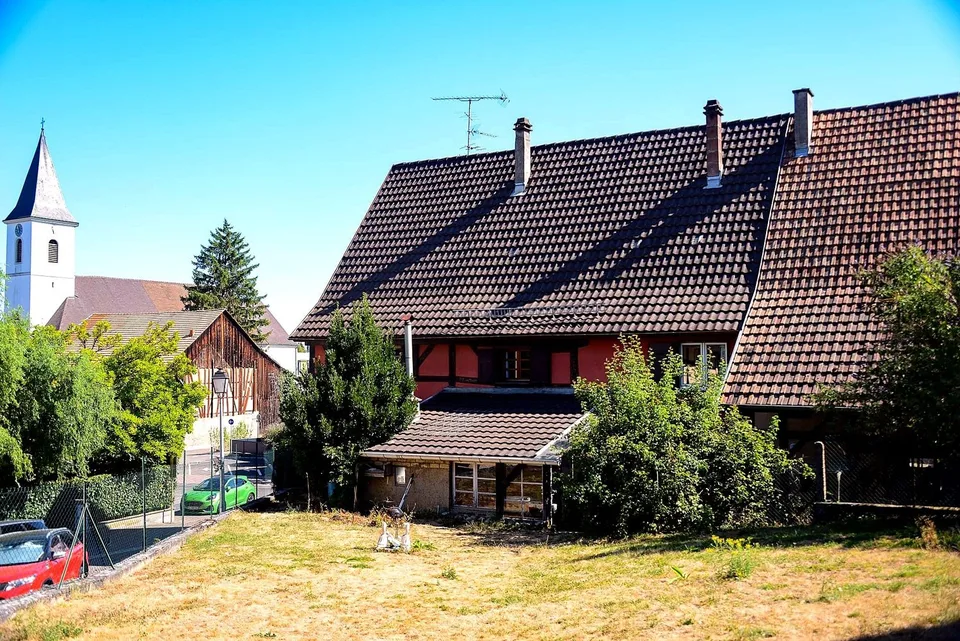 Echtes elsässisches Haus mit Nebengebäuden und 1.261 m² Grundstück im Herzen von Hégenheim – Foto 16 von 17