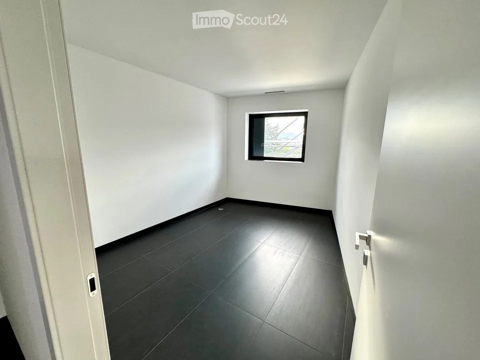 VACALLO: SPLENDIDO APPARTAMENTO CON RIFINITURE DI DESIGN