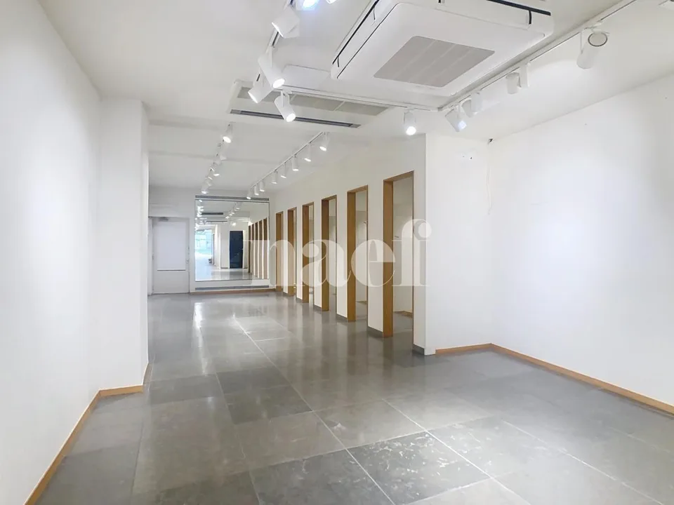 Arcade und Büro im Herzen von Yverdon – Foto 2 von 2