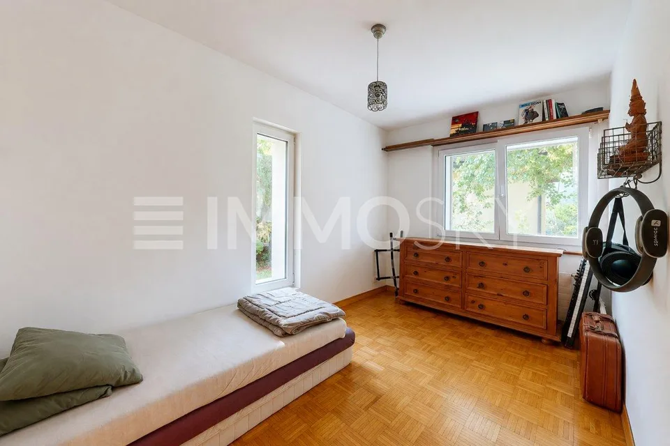 Geräumige Villa mit unabhängiger Wohnung – Foto 7 von 11
