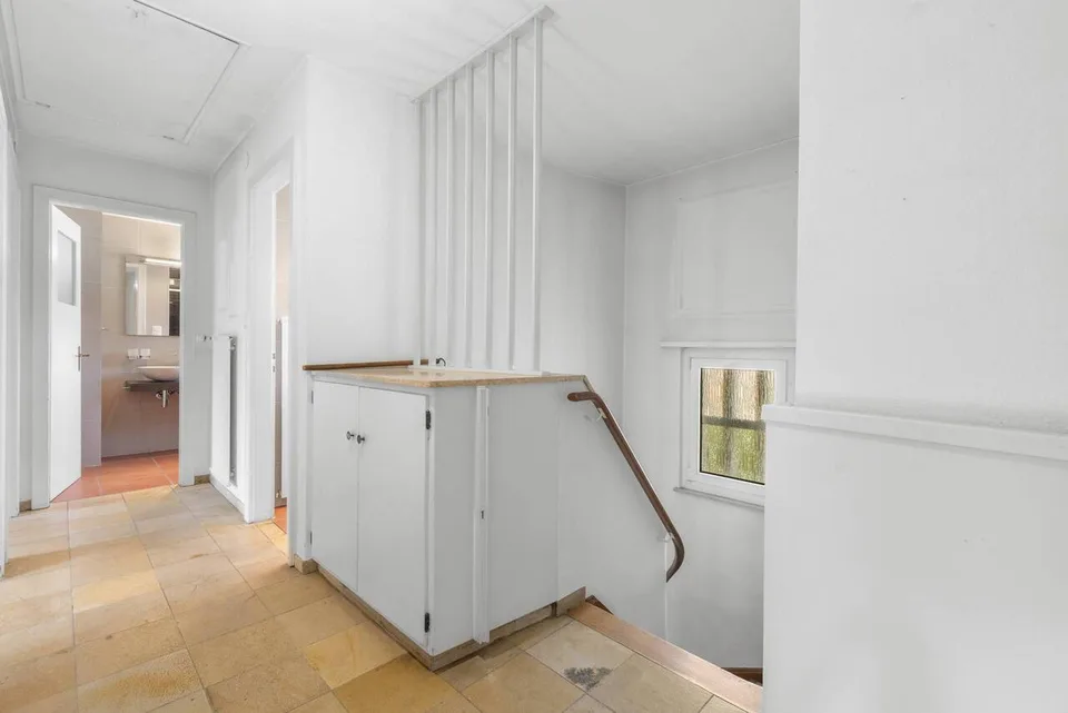 Freistehendes Einfamilienhaus in grüner Umgebung – Foto 8 von 11
