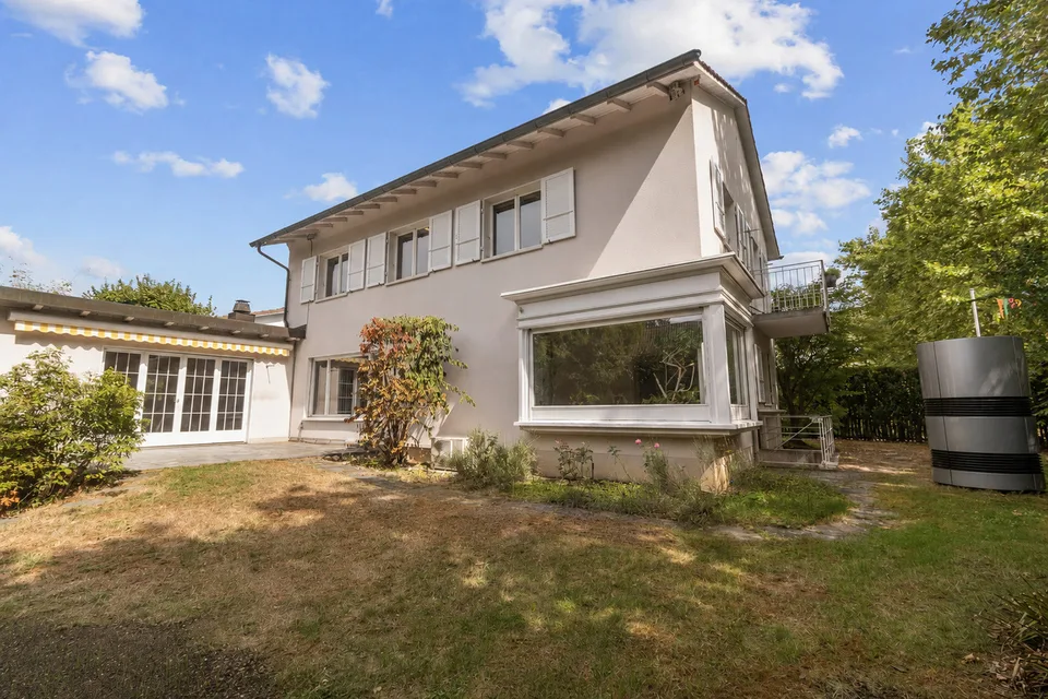 Freistehendes Einfamilienhaus in grüner Umgebung – Foto 2 von 11