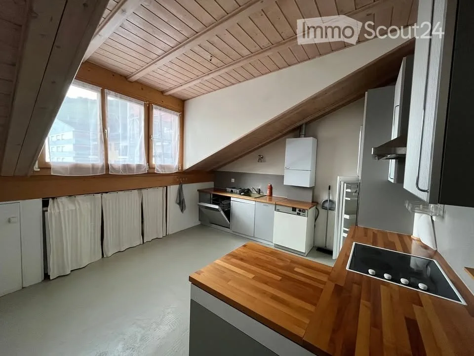 Grand appartement de 3,5 pièces avec mezzanine bien situé