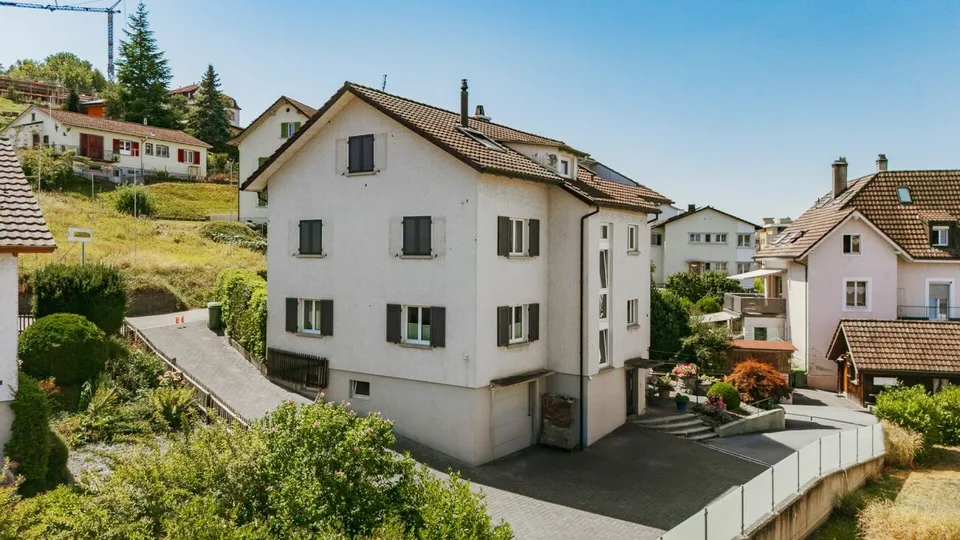 Proprietà polivalente con due unità residenziali di alta qualità e vista sul lago – foto 4 di 18